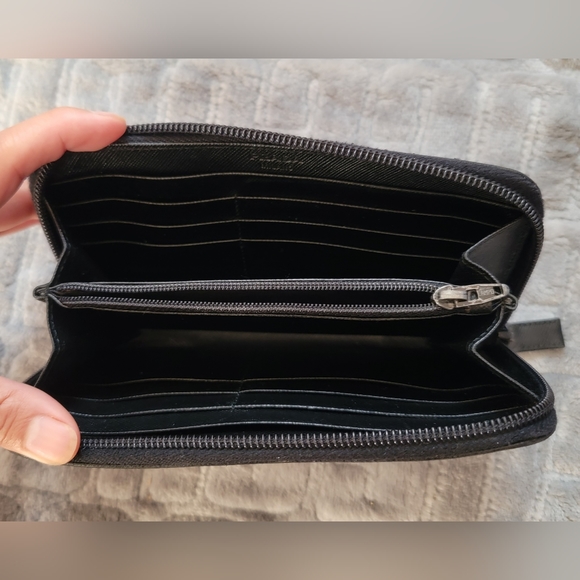 Authentic Prada Saffiano Leather Wallet - Picture 6 of 12